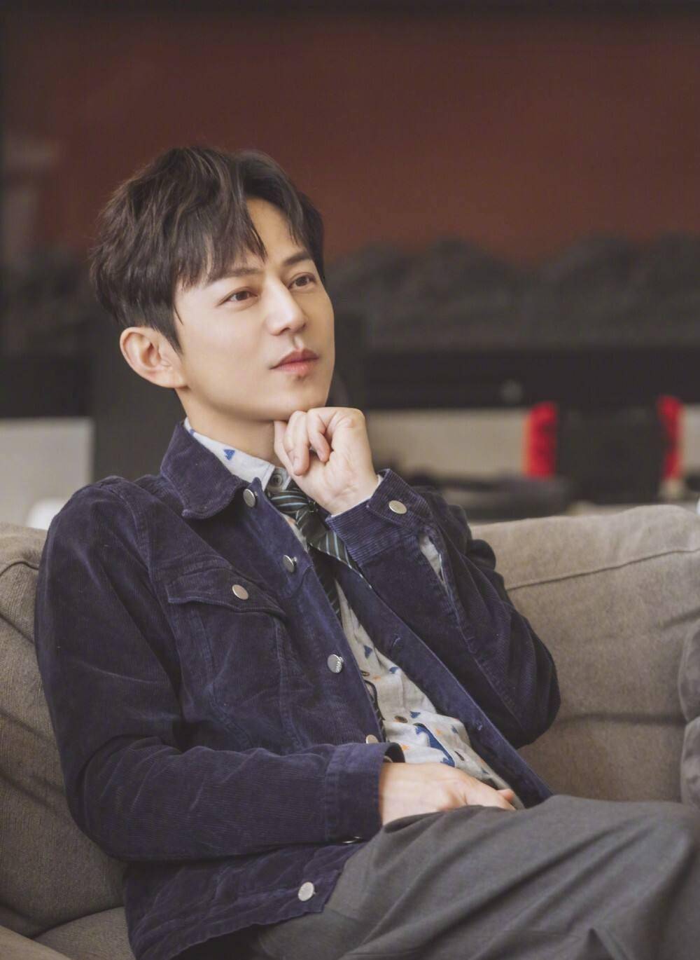 何炅:48岁仍未婚,万般小心却也失足,他的"老好人"人设没有塌_节目