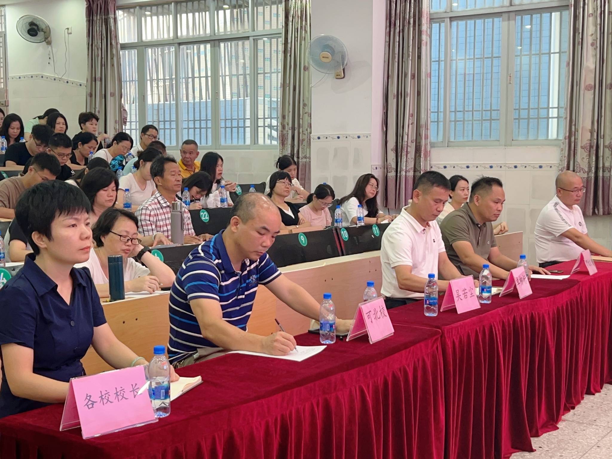 根据上级的会议精神和决策部署,9月23日下午,海丰县可塘镇全体小学