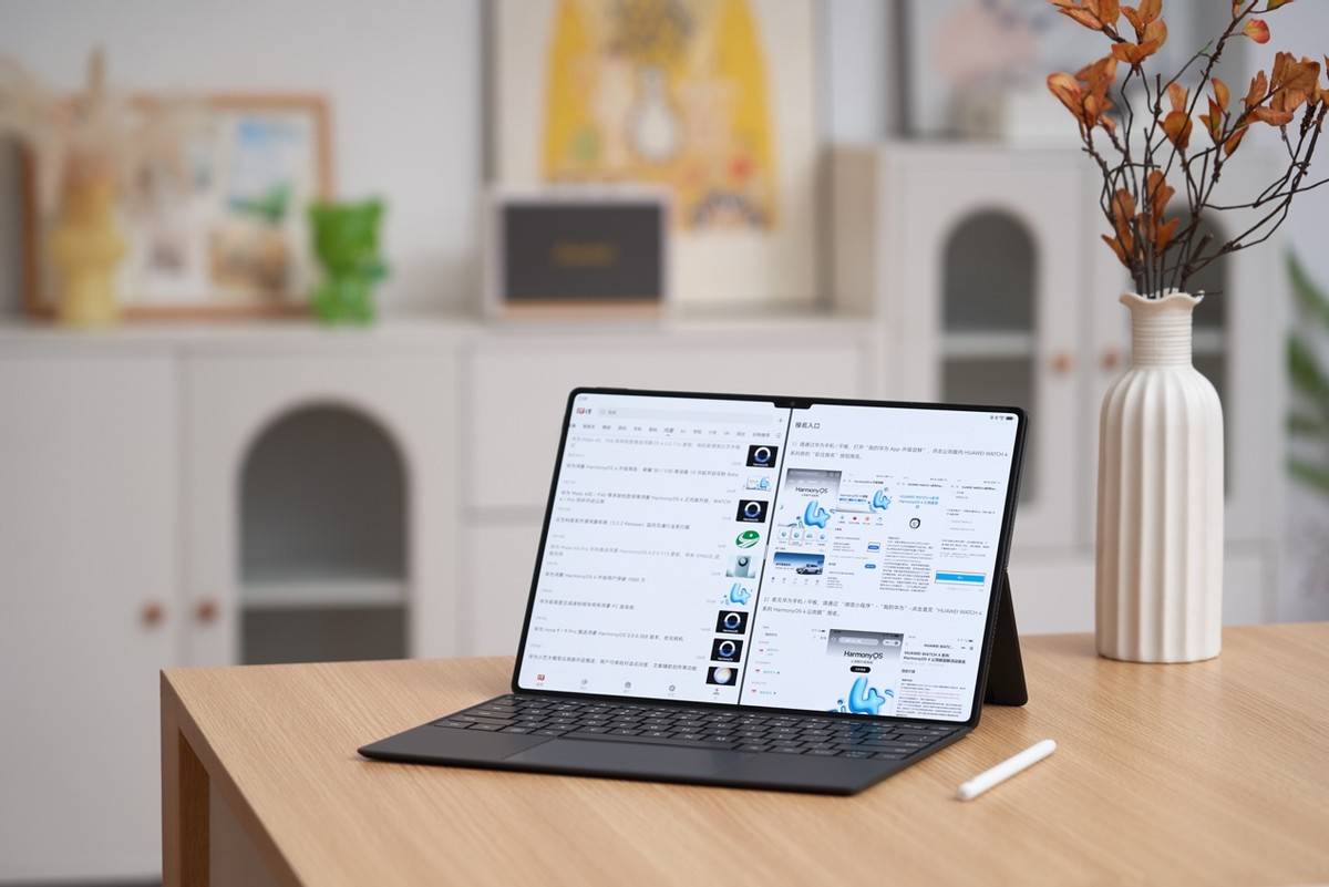 2英寸的大屏上能获得pc般的窗口交互体验,支持同时两个悬浮窗显示,两