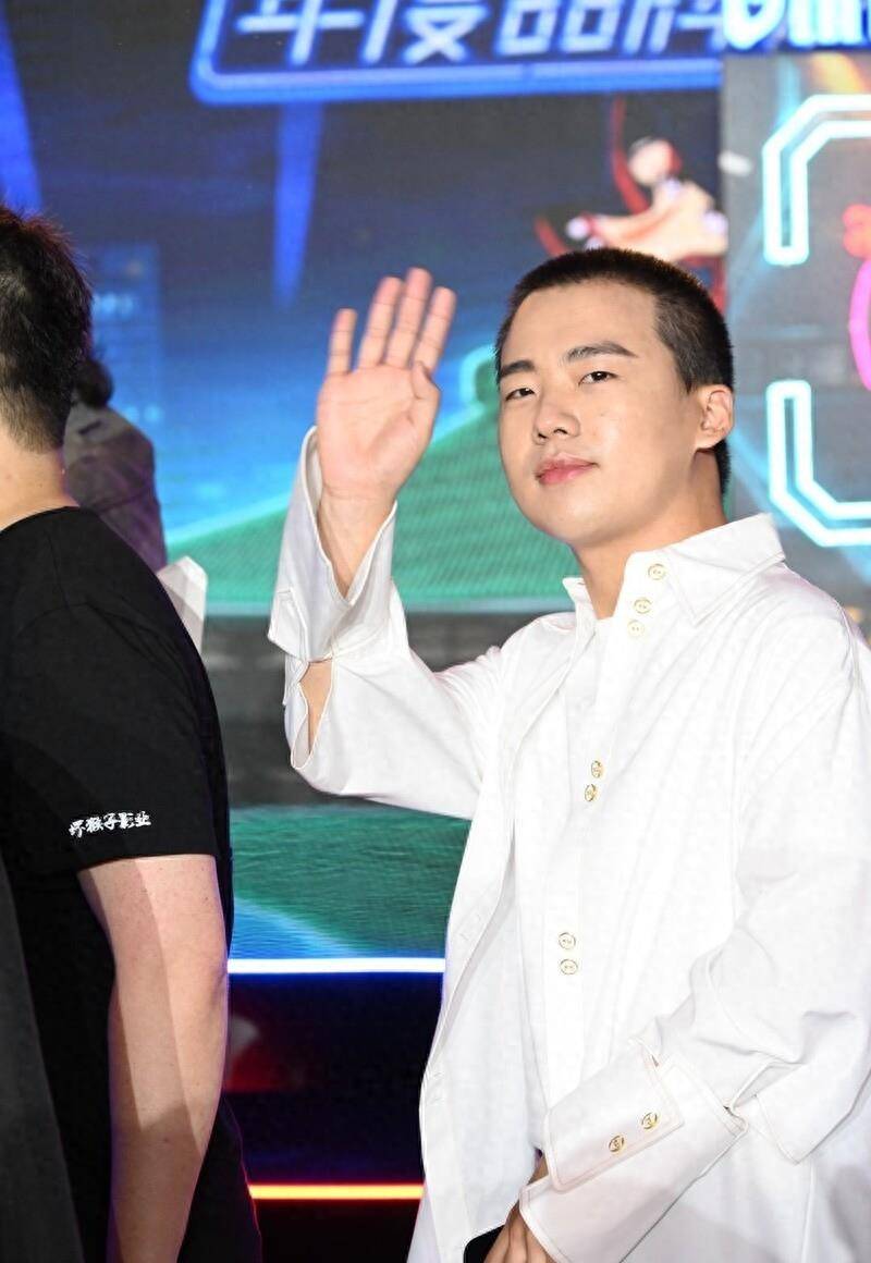 问:您开玩笑说小儿子安迪是"天津德云社总经理",会有意培养安迪么?