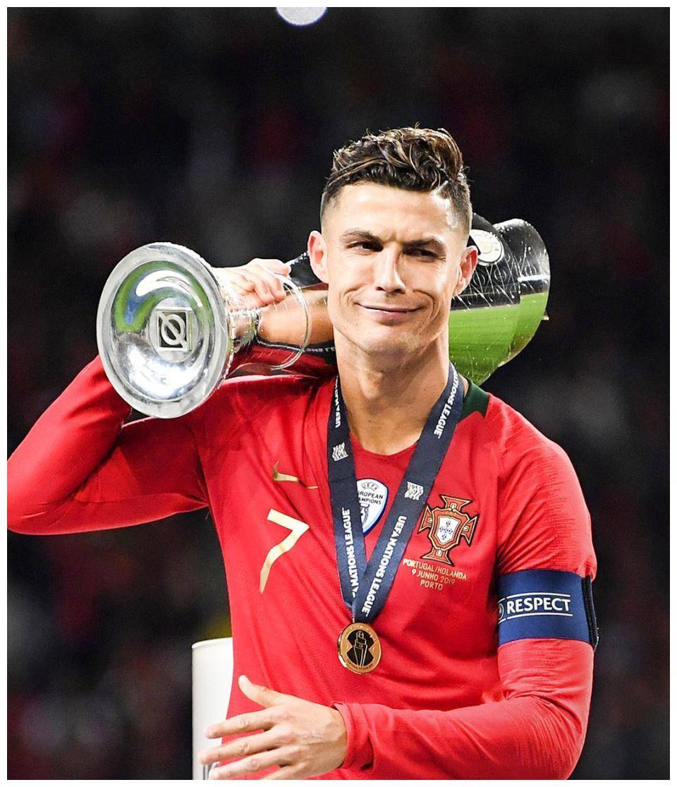 c罗再遭打击,五星巴西成大赢家,哈维可惜_足球运动员_超级巨星_争议