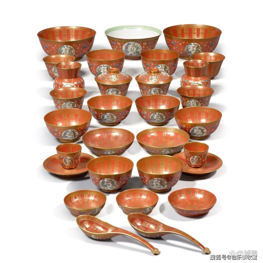 1278万！不愧是乾隆御窑「青花抱月瓶」，堪比“金砖”！_搜狐网