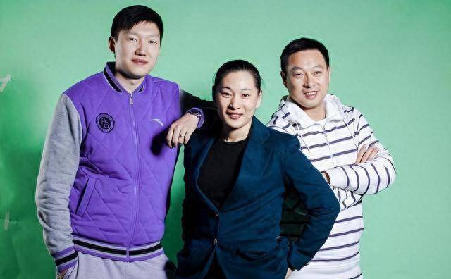 曾和巩晓彬相恋9年,离婚多年依然单身_李昕_篮球_中国