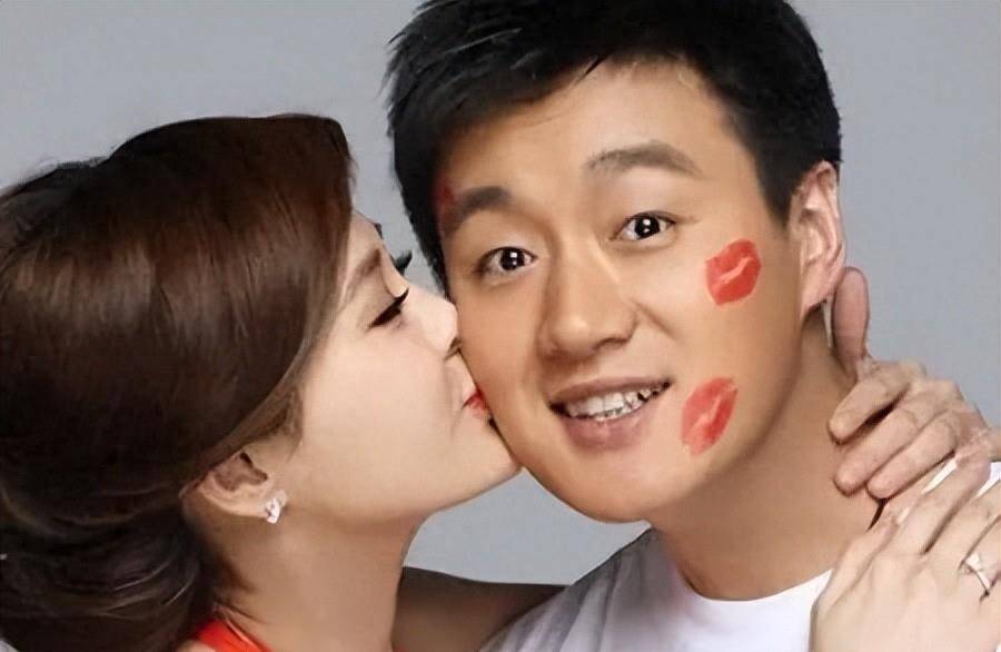 还和徐静蕾一起出演了作品,获得了非常好的反馈,很快让佟大为在娱乐