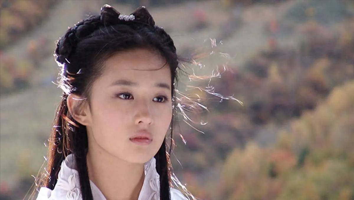 王思聪称刘亦菲被干爹包养了10年,刘亦菲霸气回怼:和你爹没关系