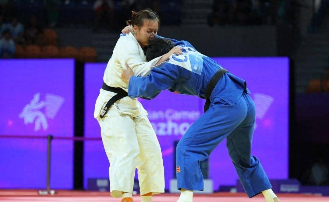 冯莹莹夺得湖北柔道首枚亚运奖牌_比赛_优势_铜牌