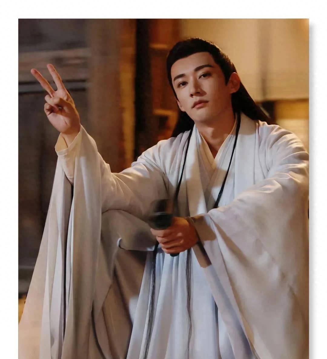 26娱瓜:王一博肖战朱一龙许凯杨超越丁禹兮刘学义王俊凯蔡文静_活动