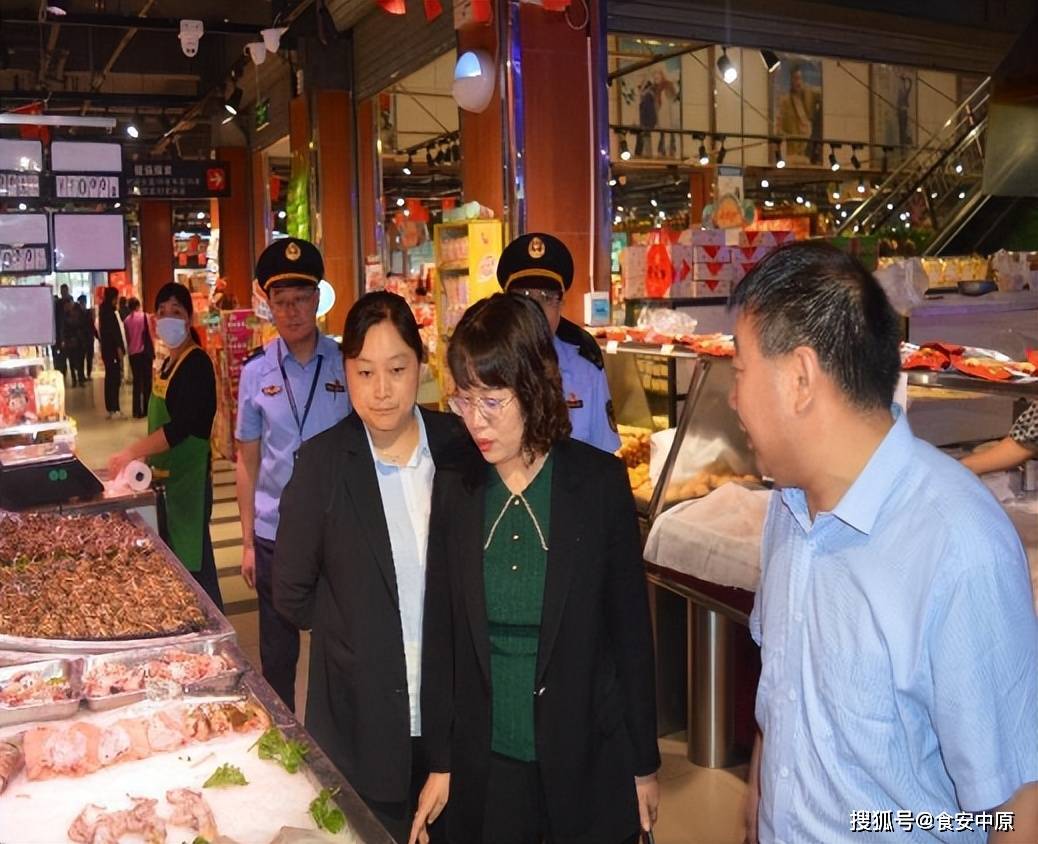 南阳官庄工区党工委书记李冠淑开展"双节"前食品安全督导调研工作