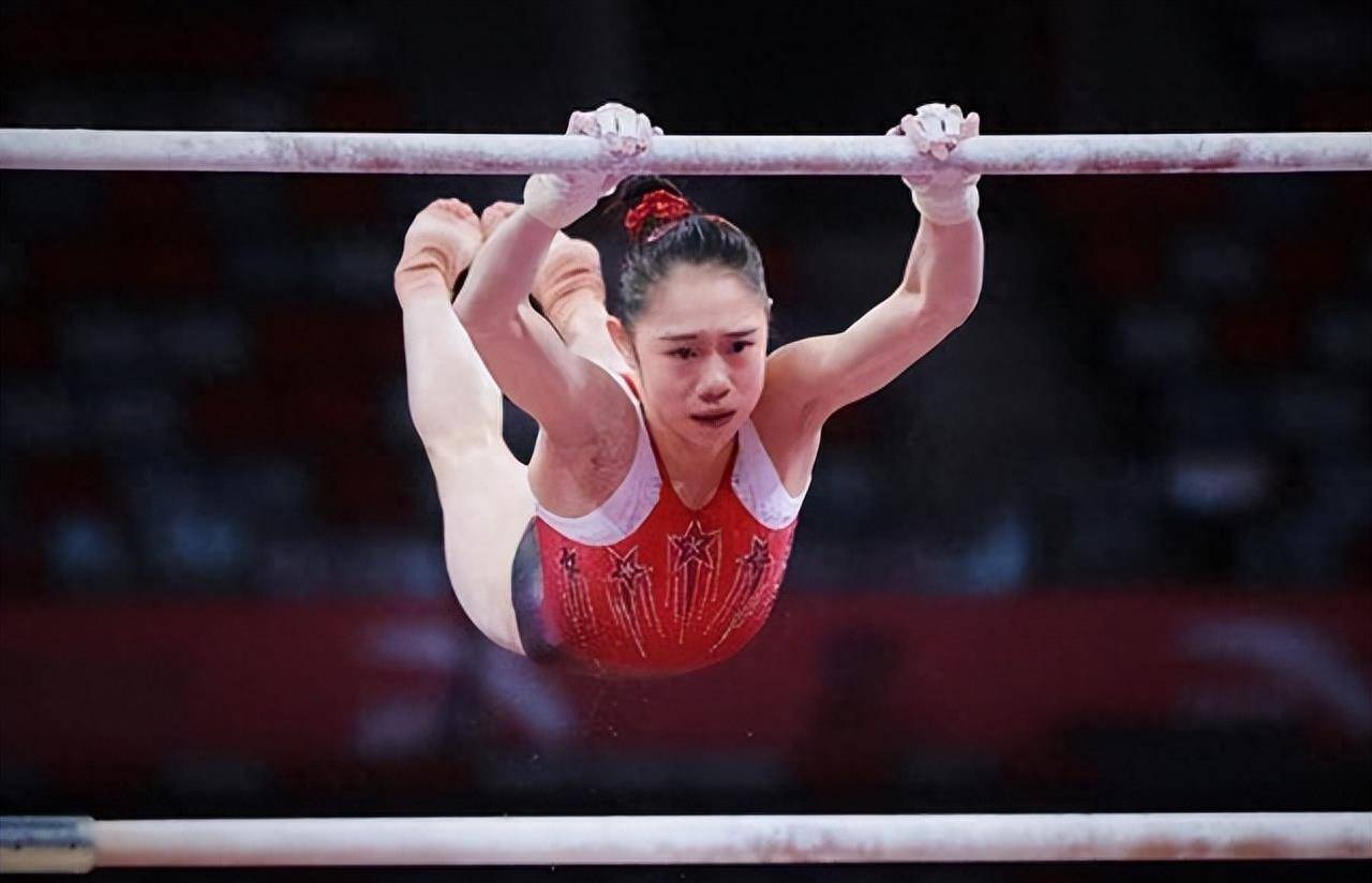 事发她曾是体操冠军,圈钱40亿逃往国外,住豪宅,成了体坛败类_吴冰