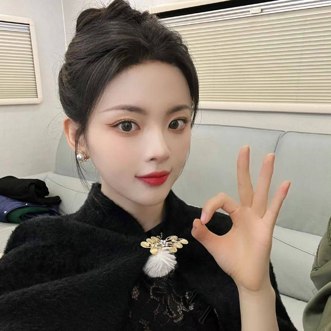 杨超越运气已用完,李雪琴用焦虑博同情?_观众_压力_片酬