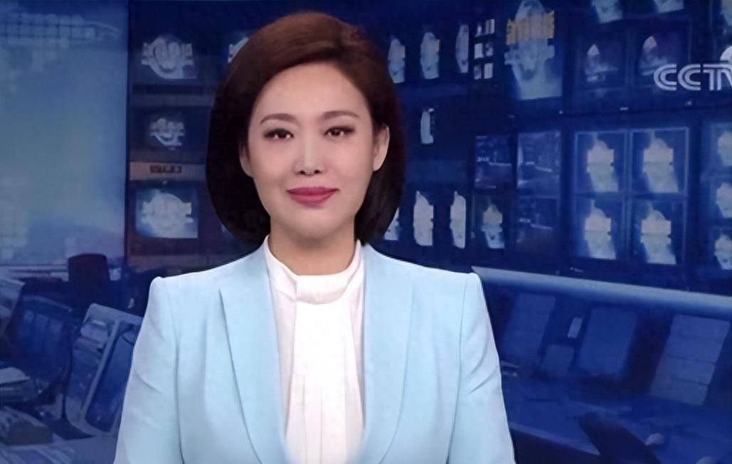央视美女主持人 曾和赵普传绯闻,37岁低调当妈,丈夫身份一直成谜_郑丽