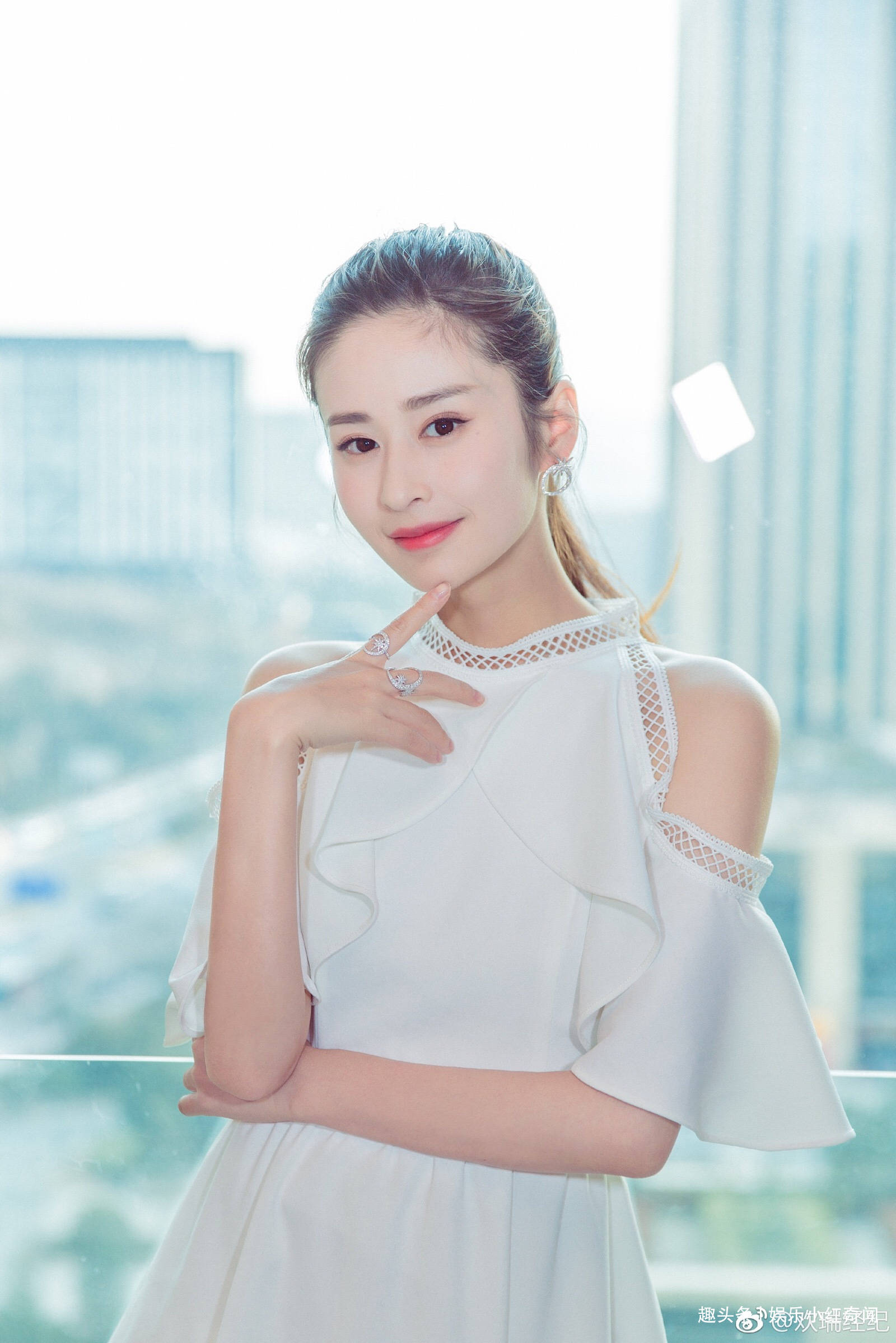 32岁颖儿近况复出太拼!出月子立马漂亮,一天只吃一粒老干妈?