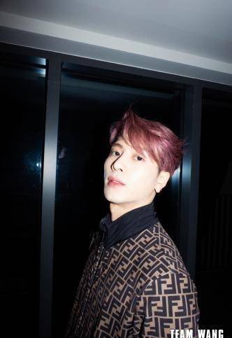 王嘉尔获得人生第一枚金牌,唱歌跳舞主持人,曾参演过网剧拍摄_音乐