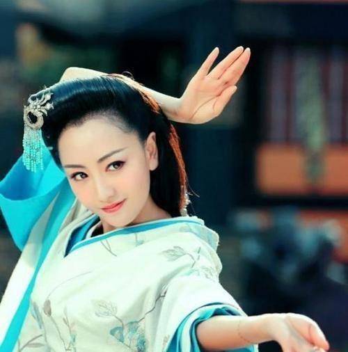 她曾被上戏破格录取,却自己拍成"烂片女王",出道17年都不火_杨蓉_角色