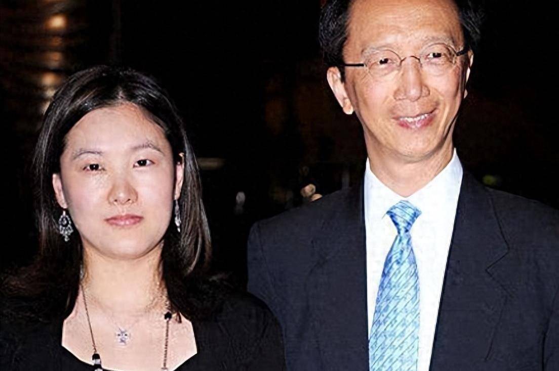 跳水皇后伏明霞搬出家!与梁锦松已分手?