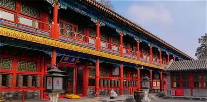 中国的第一豪宅：一根柱子24亿，历经3位主人，世界首富也买不起_和珅_府邸_宅子
