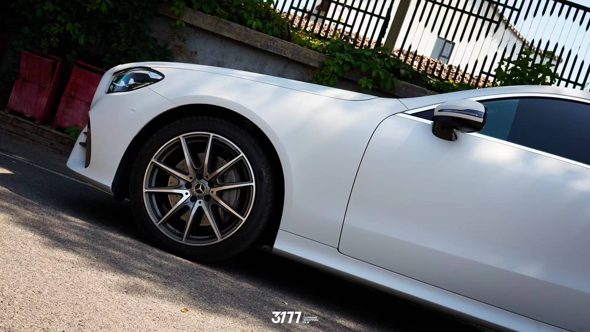 奔驰3177改色膜pet远山灰 ,百看不厌的低调浅灰色~_兰迪_气质