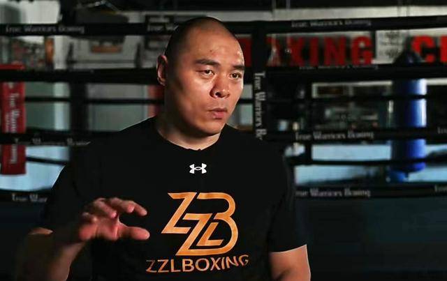 从划船队员到职业拳击冠军,起初练拳击是为了避免被欺负_教练_散打