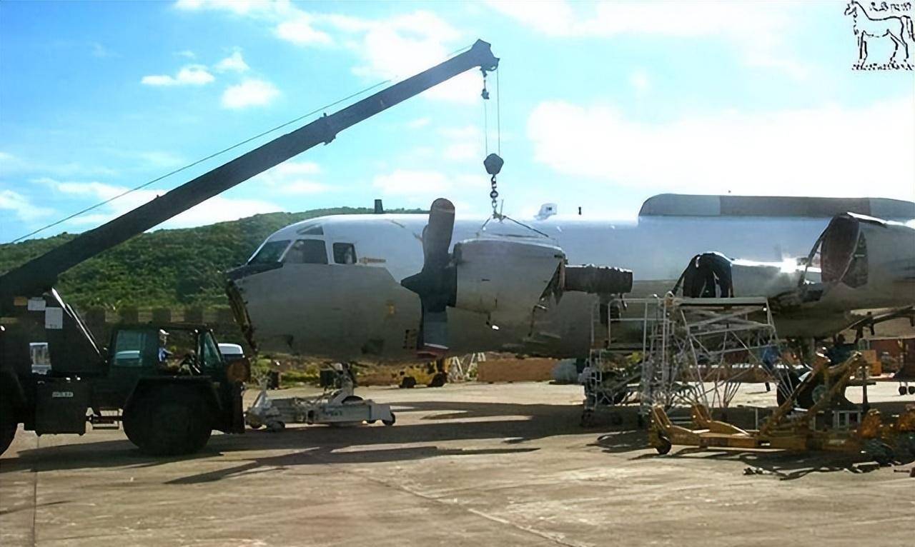 01年南海撞机,美国要求返还飞机并加满油,却被大卸八块拆成零件_王伟