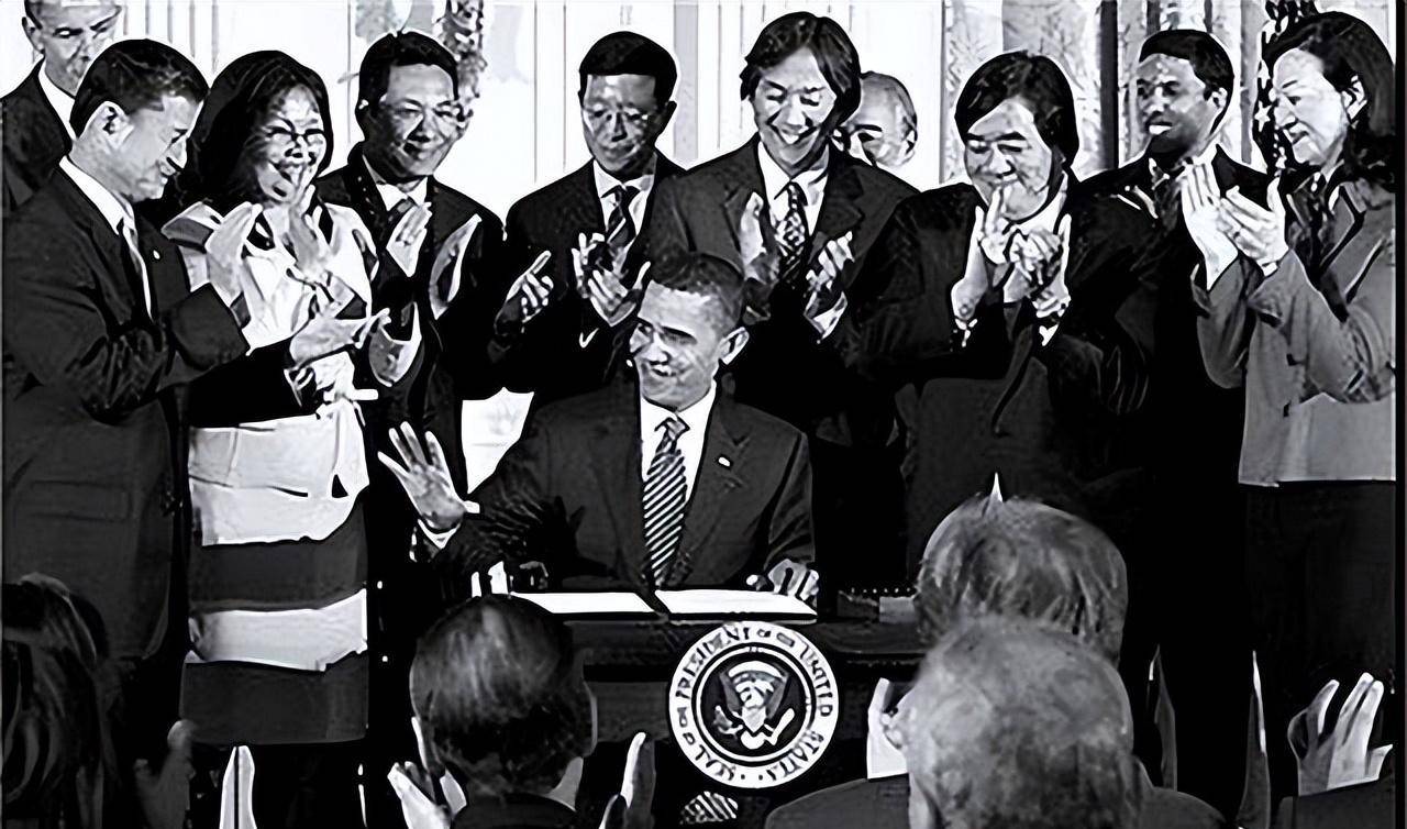 华裔州长骆家辉回台山祭祖:我是百分之百的美国人_中国_希拉里_媒体