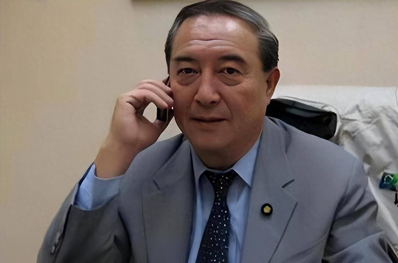 他是影坛大佬,坏事做尽,晚年结局令人唏嘘_柯俊雄_舒淇_生活