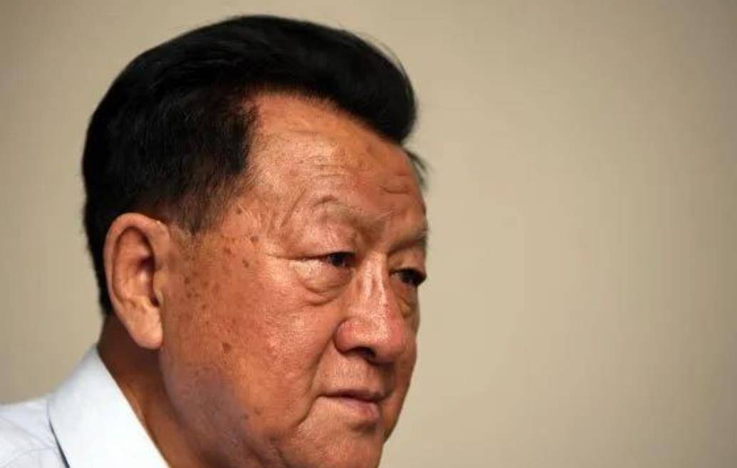 死刑前他闭上了双眼,被抓之前还曾叫嚣:只有天王老子才能审判我_陈平