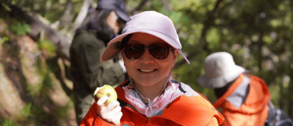 穿紧身裤秀细长双腿,下巴一块斑点突出_陈婷_照片_孩子