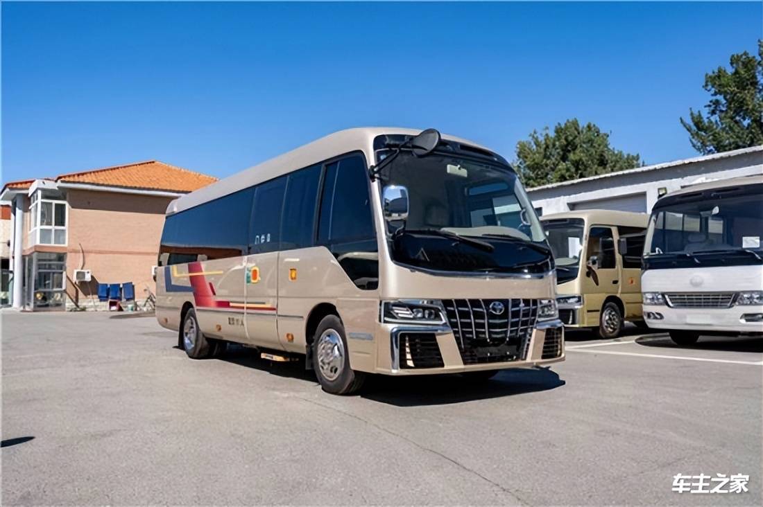 丰田考斯特定制双色外观 丰田考斯特12座大中巴_搜狐汽车_搜狐网