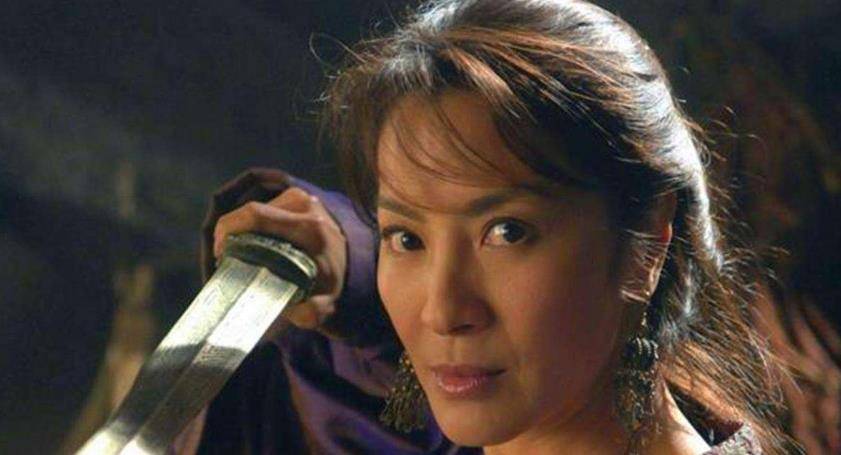 "秋雅"王智不仅才貌双全,却总被认为是"花瓶",你如何看?