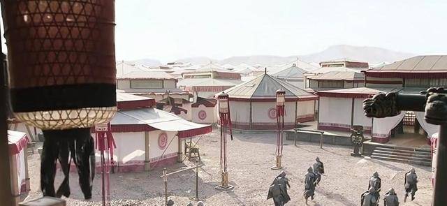 就比如说一个军队夜晚时在此地安营扎寨,起灶吃饭,早上时收到紧急消息