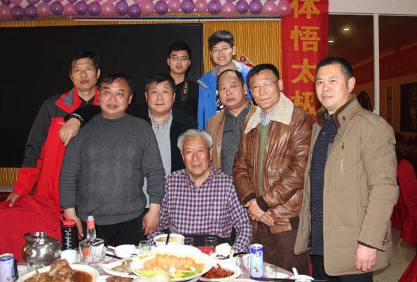 江苏涟水徐爱国一行给师父陈伯祥祝寿_先生_弟子_会上