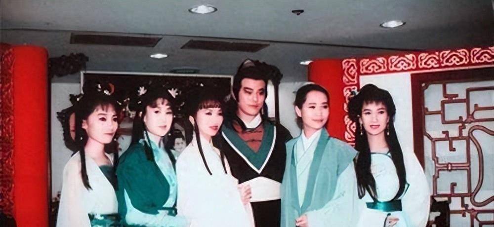 哦),但令人唏嘘的是,饰演的"宝山"的石乃文早在2004年就因未病症去世