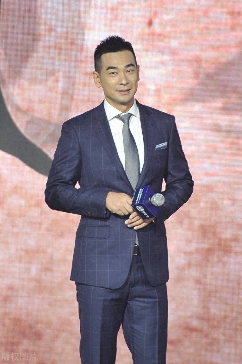 我们最阳刚的男星,除了吴京,赵文卓,还有谁?_身材_网友_明星