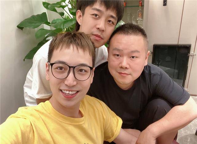 同样都是郭德纲的徒弟,岳云鹏并不是最受宠的,爱徒,儿徒,干儿子,亲