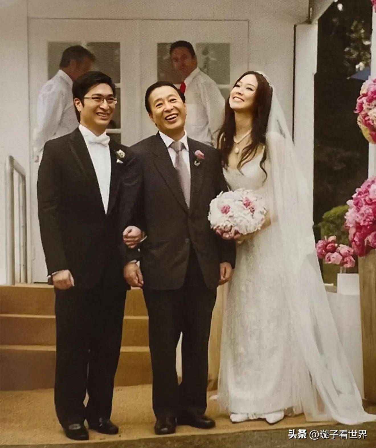 可惜徐子淇再靓老公也会看腻,两人从恋爱到现在,李家诚的花边新闻一直
