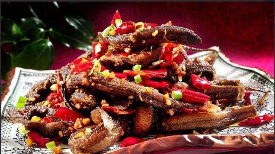 教你做最美味的手撕泥鳅,外酥里嫩香辣过瘾,比饭店的好吃太多_食用_干