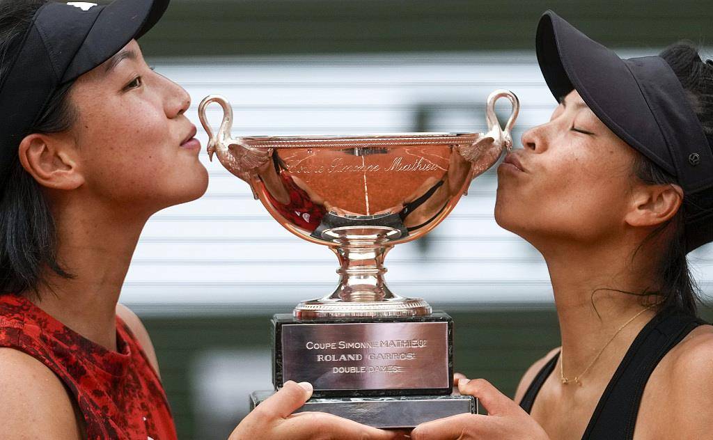 2016年生下女儿伊芙琳娜的兹沃纳列娃有望成为继2014年布莱克之后首位