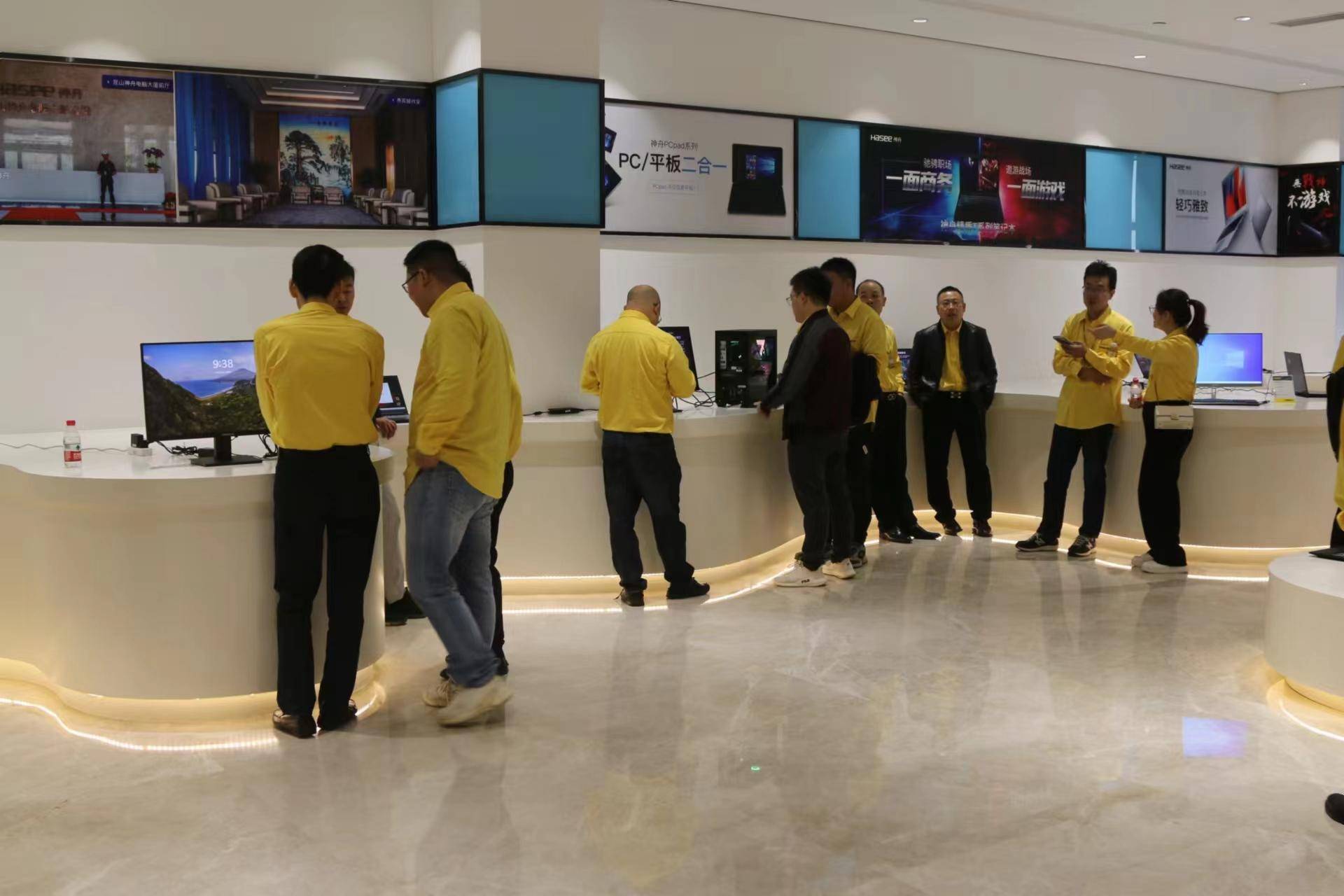 神舟电脑:携手共进,共创辉煌的品牌强化之旅