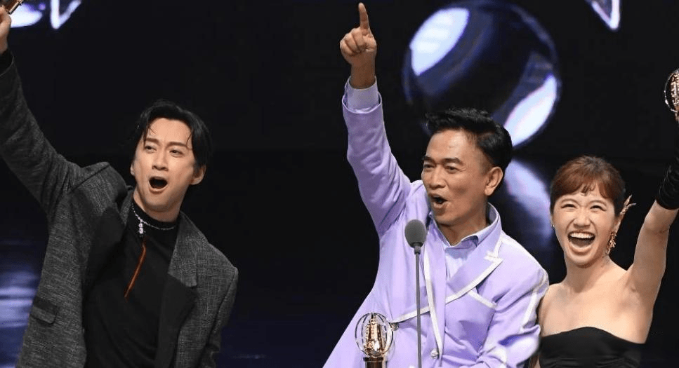 陈汉典熬18年摘金暴哭 小s火速截图丑照网笑翻_蔡康永_康熙_回应