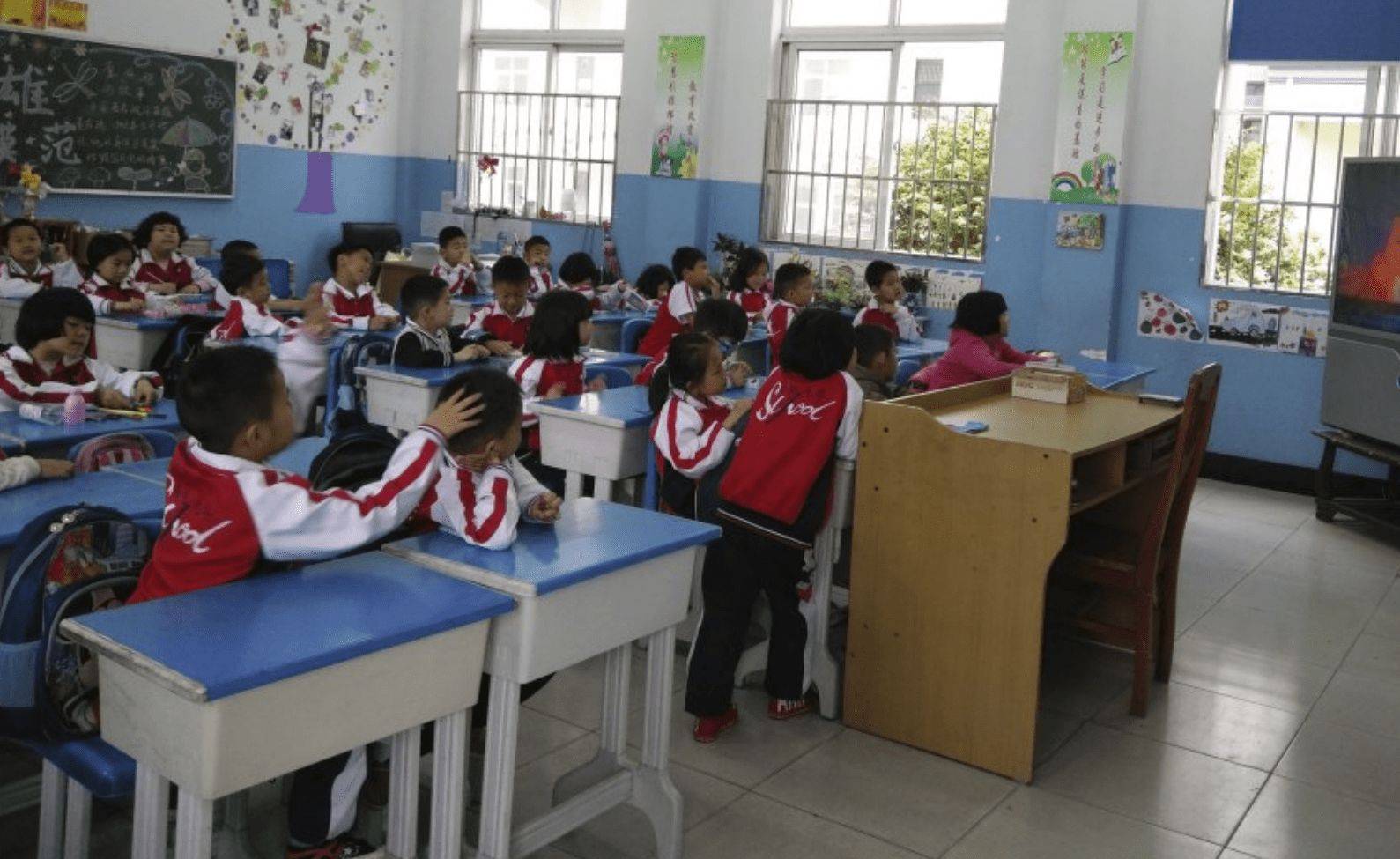 家长曝小学要求课间10分钟不许下楼,这10分钟对孩子有多重要?