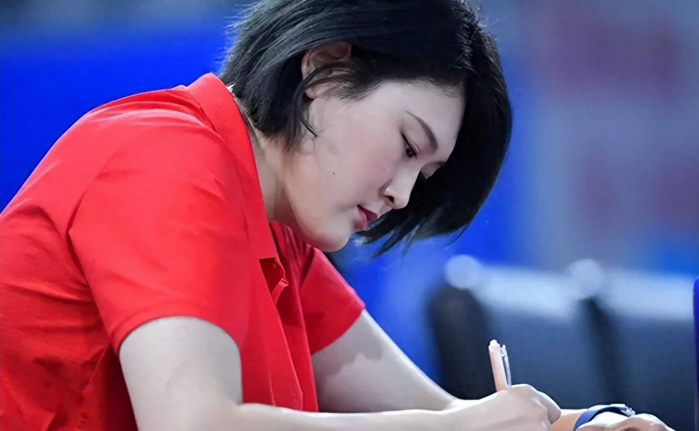 曾和丁霞冲突,赖亚文和郎平或出手救赛季,王一梅成失信人_体育_辽宁