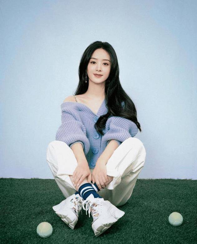 赵丽颖果然是"富婆",穿2万针织开衫上班,配贝雷帽像小姑娘_效果_少女