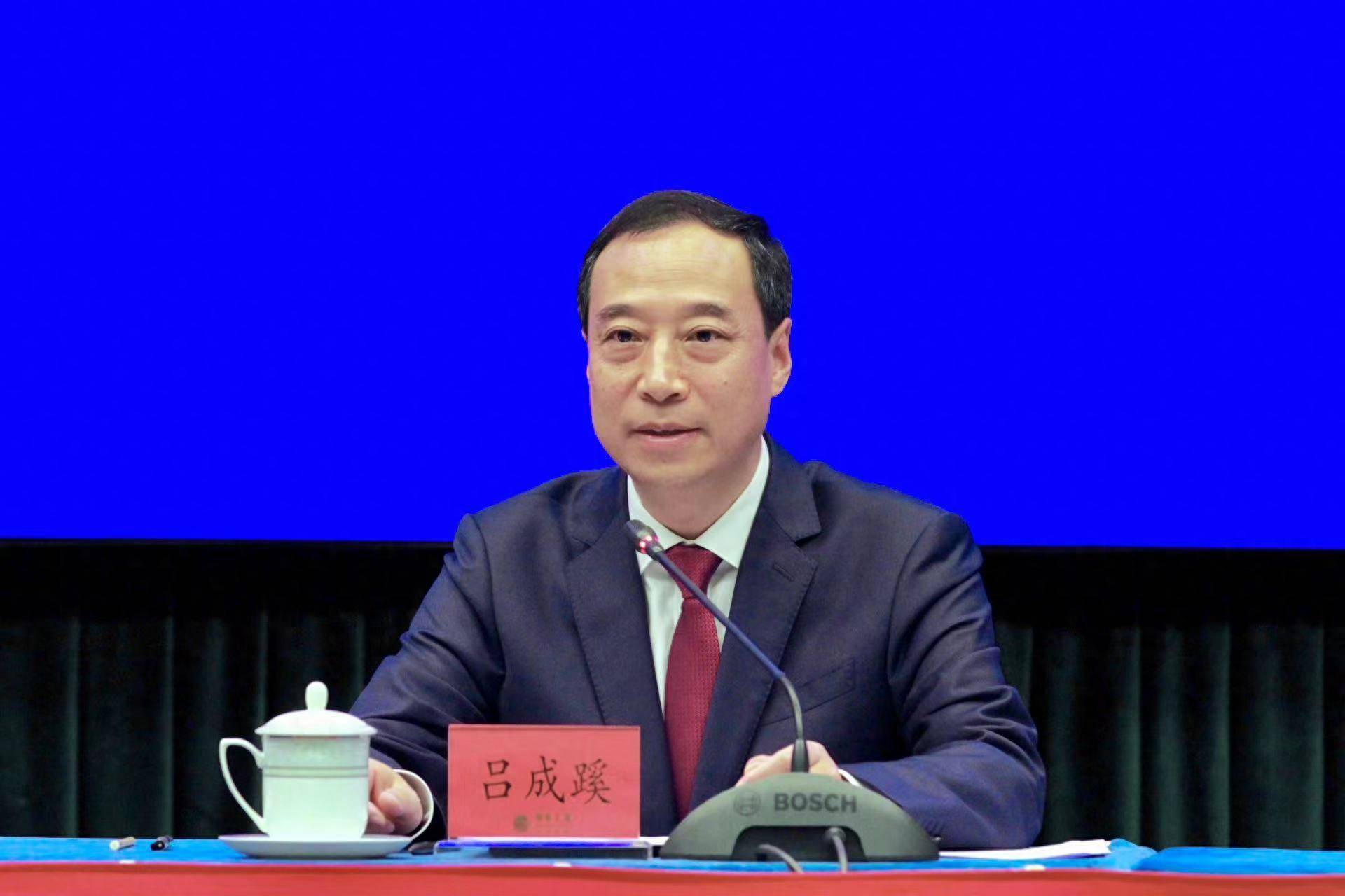 在10月25日举行的广东省政府新闻办发布会上,东莞市市长吕成蹊就