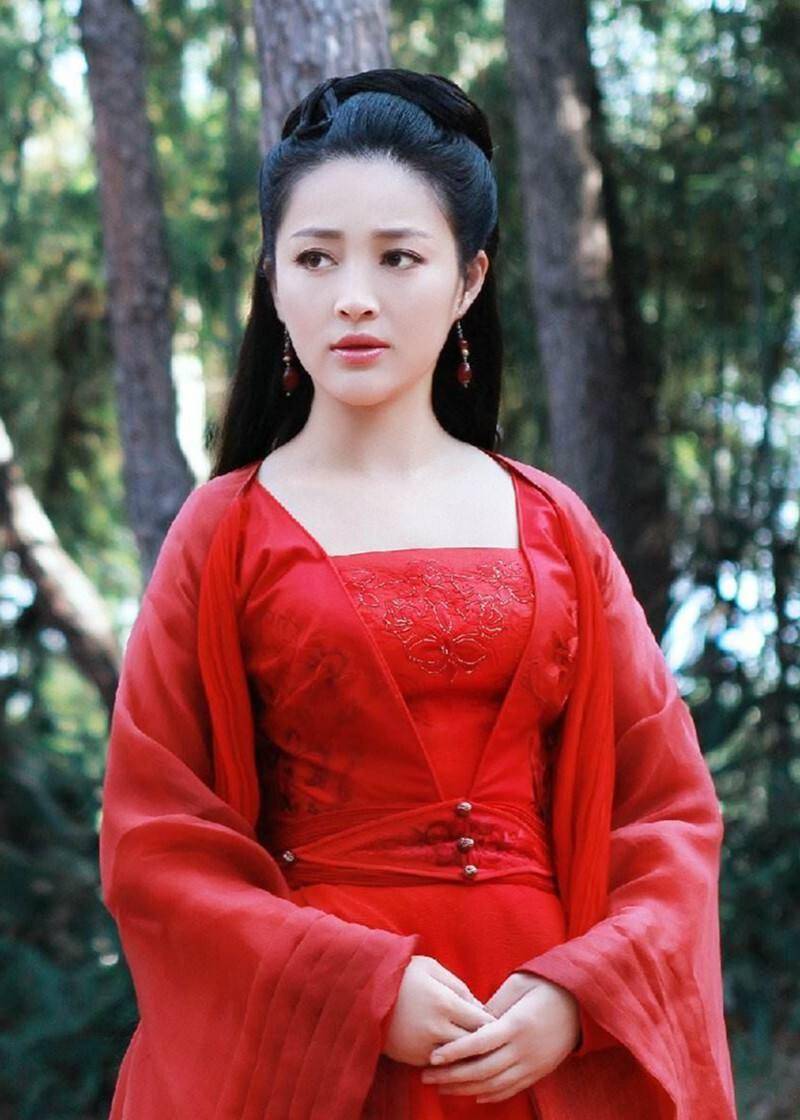 37岁甘婷婷仍性感火辣!