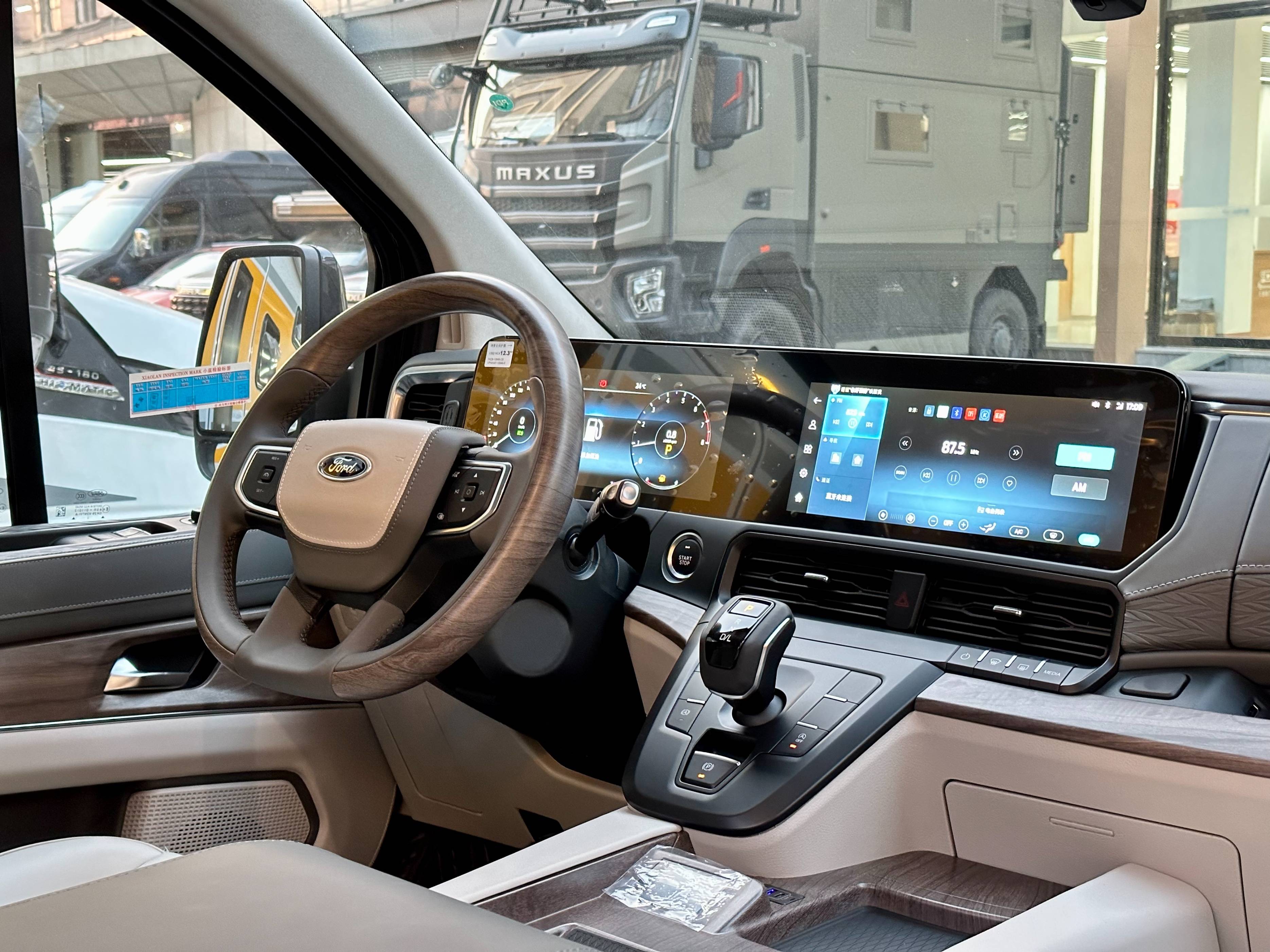 福特黑武士:外观小巧,内部空间很大,内饰也有好几款颜色_搜狐汽车