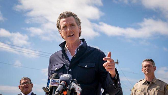 他在政治和公共服务领域有着丰富的经验,曾经担任旧金山市市长,加利福