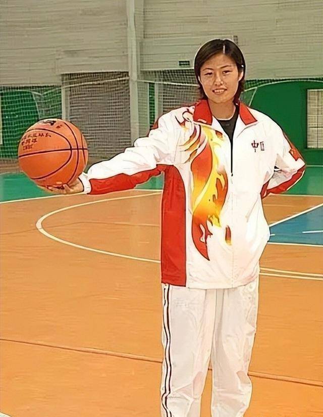 女篮叛徒李明阳:加入日籍为日而战,认日本富商做干爹并当场改名_教练