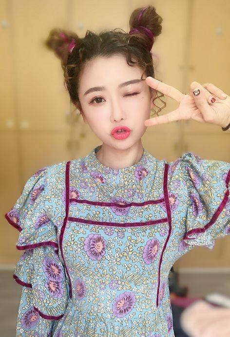 湖南台女子主持人晒病近照,脸色蜡黄身体消瘦,发文感谢老公陪伴_yoyo