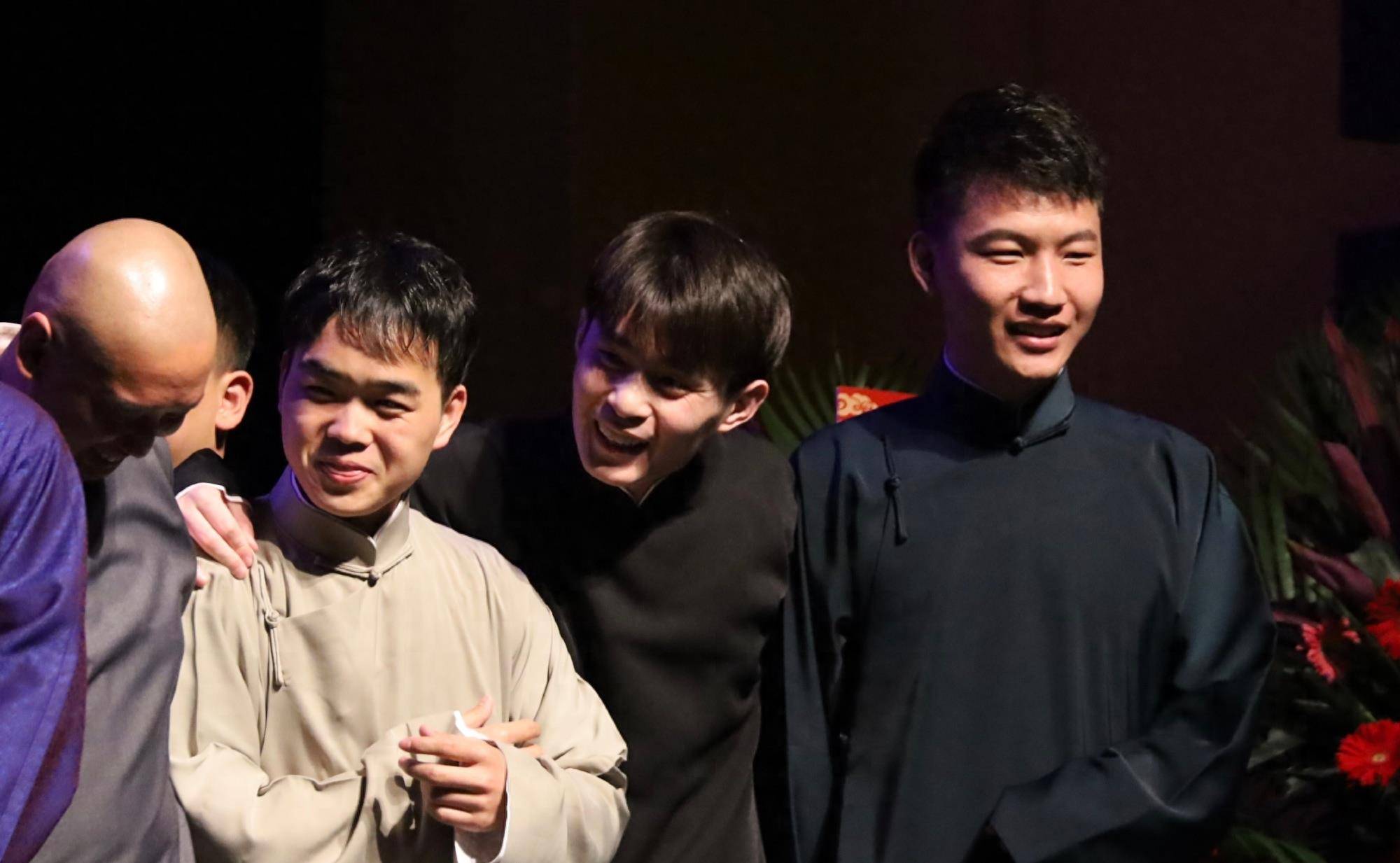 进德云社一年就拜师,徐筱竹到底有啥来头_相声_师父_工作