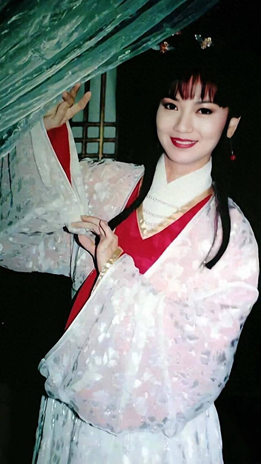 不老女神-赵雅芝!几代人心中的白娘子_电视剧_一家人_形象